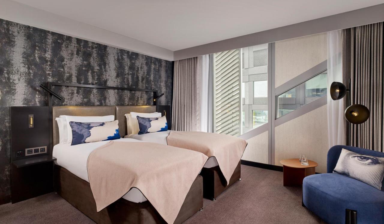 Montcalm East, Autograph Collection Hotel London Luaran gambar A room at the Hilton London West End