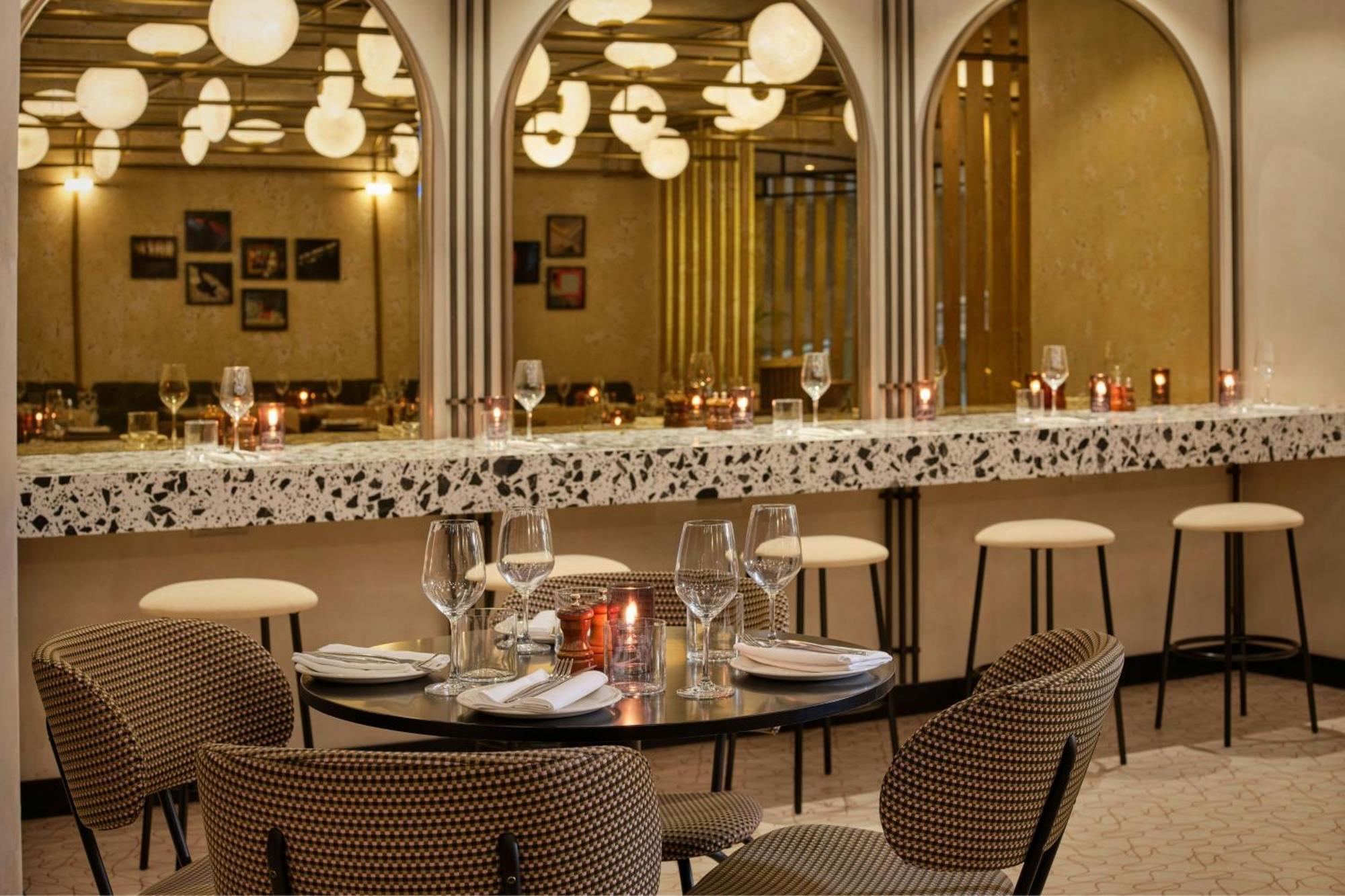 Montcalm East, Autograph Collection Hotel London Luaran gambar The bar at the restaurant