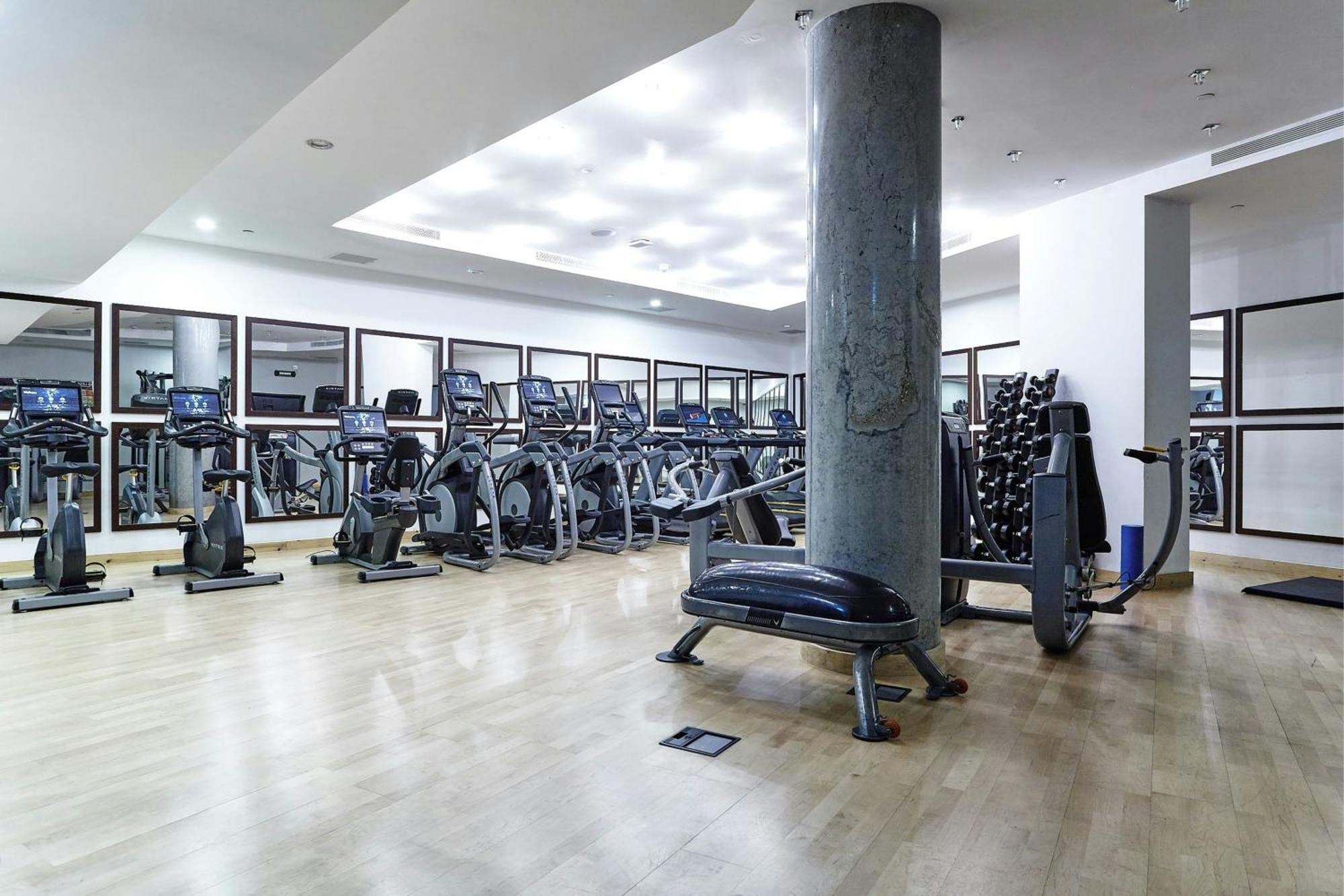 Montcalm East, Autograph Collection Hotel London Luaran gambar The gym at the 1000 Museum Hotel
