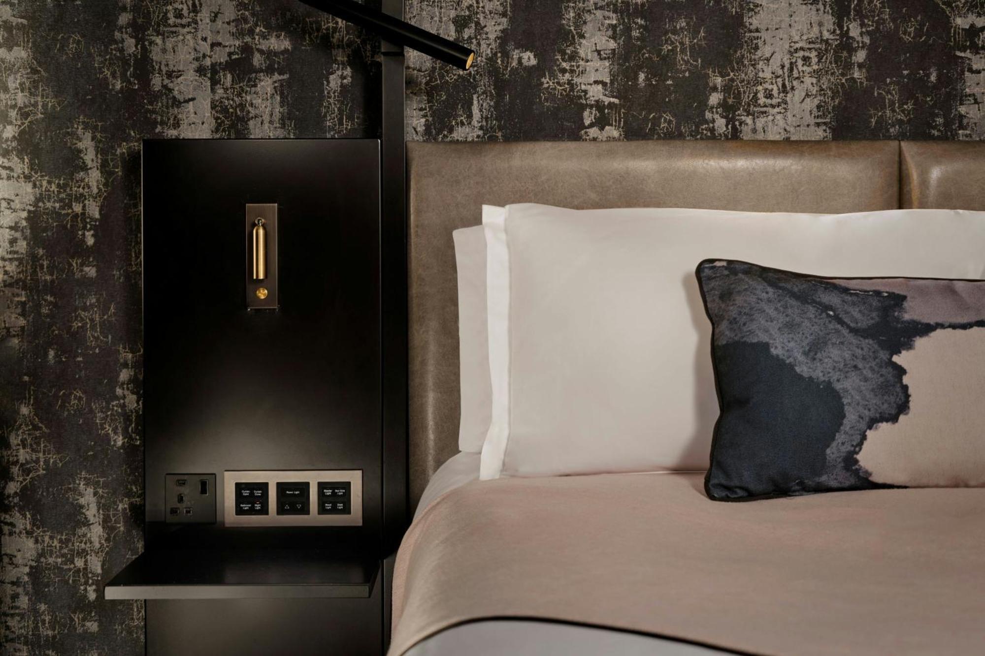 Montcalm East, Autograph Collection Hotel London Luaran gambar A room at the Standard East Village